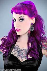 Purple Hair Alternative Model Tattoo Makeup This Is Too Bold For Me But I Like The Bangs Alt Hair Color Hair Color Crazy Girl Hairstyles