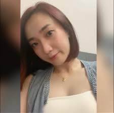 Sean Yee Oon updated her profile picture.