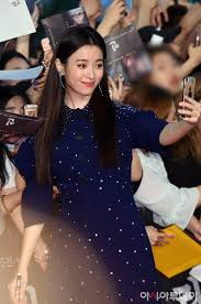 One day dad goes missing and she rushes to his workshop to look for. The Seoul Story On Twitter Han Hyo Joo Looks Pretty And Cute Today At The Red Carpet Event Of Movie Illang The Wolf Brigade