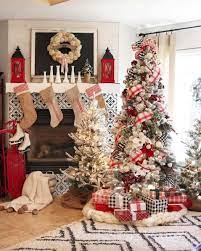40 Cozy And Wonderful Rustic Farmhouse Christmas Decorating Ideas Christmas Decorations Living Room Farmhouse Christmas Decor Farmhouse Christmas