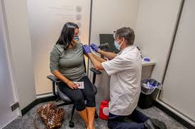 This icon indicates a site has a physically accessible pathway to the vaccine administration. Stop Shop Cvs Prepare To Offer Covid Vaccine When Approved