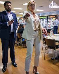 Love - A wealthy couple embarrassed me during my hospital lunch break—seconds  later, our chief physician stepped in and spoke. I've been a nurse for twelve  years. That Friday afternoon, I