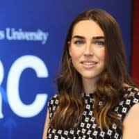 100+ perfiles de «Culhane»