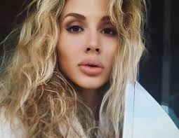 Из википедии — свободной энциклопедии. Loboda Oshelomila Pohodnoj Ot Bedra V Effektnom Mini Plate I Na Shpilkah Video