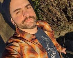 Jason Schindler's Instagram, Twitter & Facebook