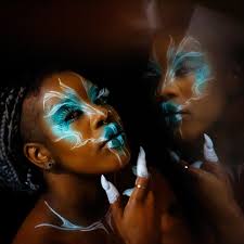 Ｓｎａｒｉｎｇ ｓｏｕｌｓ ｗｈｉｌｅ ｐｌａｙｉｎｇ ｈｏｐｓｃｏｔｃｈ ｗｉｔｈ ｄｅｍｏｎｓ . . . . . . . . . Model:  @smexiiii77 Concept/makeup/photgraphy: @elizabethristmua Retoucher:  @amandakee_ Products used: @blendbunnycosmetics @ellis_atlantis ...