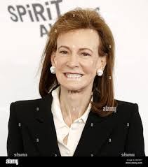 Elizabeth Weymouth's Instagram, Twitter & Facebook