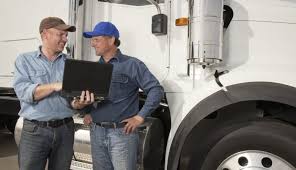 É possível fazer curso de reciclagem para caminhoneiro online? Entenda!