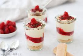 Die besten dessert im glas rezepte 14 dessert im glas rezepte und viele weitere beliebte kochrezepte finden sie bei kochbar. Traumhaftes Himbeerdessert Mit Mascarpone Miss Fancy Rezepte Fur Jeden Tag