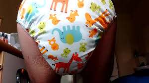 Pooping my cloth Diaper - ThisVid.com