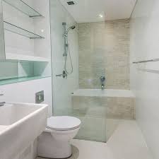 Baru setelah melewati kamar mandi pembantu ada yang special di sana. Seberapa Sering Harus Membersihkan Kamar Mandi