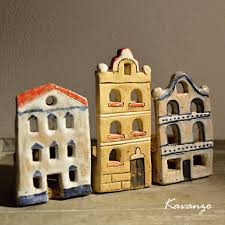 Svitici Domecky Domeckove Svicinky Keramika Burel Bila Glazura Kobalt Vyrezavana Okynka Krasny Efekt V Noci D Clay Fairy House Ceramic Houses Cement Diy