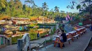 Dalam bagian keraton yang disebut panggung. Wisata Pereng Cilongok Banyumas