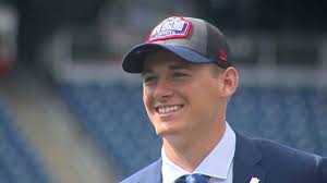 Patriots fans happy with team's decision to draft QB in 1st round