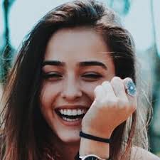 Age, what she did before fame, her family life latest information about her on social networks. Nggeoof8u5ddym