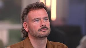 Le père de Lou réagit à l'élimination de son fils de The Voice Belgique:  «Henri PFR a eu raison de le sortir lui-même!» (vidéo)