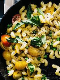 Scoobi Doo Pasta With Burrata And Tomatoes I Am A Food Blog Recipe Tomato Recipes Pasta Recipes Macaroni Recipes