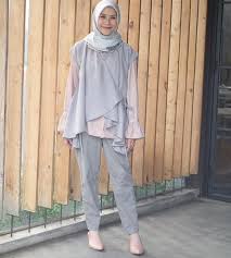 Aplikasi desain baju sangat cocok untuk kamu yang ingin berbisnis di dunia fashion dan mengembangkan clothing brand milikmu sendiri, geng. Lihat Perempuan Pakai Baju Seksi Anak Zaskia Adya Mecca Kasihan Mereka Okezone Celebrity