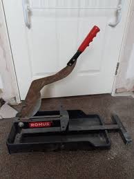 Cutting up to 9 wide, it can be used for the standard laminate which can be found in most construction stores today. Laminate Floor Cutter For Sale In Artane Dublin From Tomekmski
