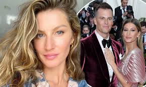 See all the supermodel's best looks. Gisele Bundchen Shows Off Her Clear Skin In A Selfie As Her Husband Tom Brady Shares His Approval Daily Mail Online