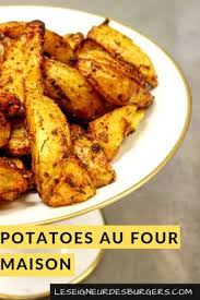 L Authentique Recette Des Potatoes Au Four A Faire A La Maison Recette En 2020 Recettes De Cuisine Recette Frites Au Four Potatoes Recette