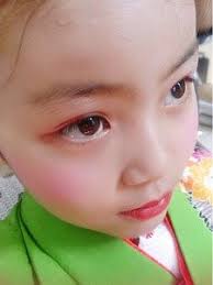 ７歳女の子に似合う七五三の可愛いメイクのやり方は 実例画像やメイクの注意点も 色とりどり メイクのやり方 可愛いメイク アイシャドウ ピンク