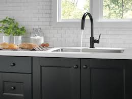 A black kitchen faucet is a bold statement piece in every setting. Single Handle Pull Down Kitchen Faucet 9159 Bl Dst Delta Faucet