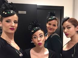 If you are canning peaches, or making peach salsa or another gourmet dish, fruit with split or shattered pits make preparation more difficult. Broken Peach On Twitter Backstage In Pelicano Acoruna Brokenpeach Girls Livemusic