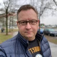 Alexander Hecht's Instagram, Twitter & Facebook