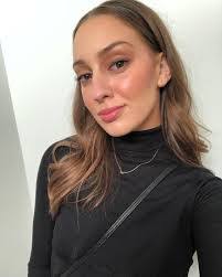 Rebecca Klass's Instagram, Twitter & Facebook