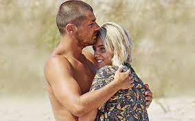 Faça uma viagem pela atualidade online na nova gente. Lourenco Ortigao E Kelly Bailey Um Namoro Para Durar Sonho Em Ser Mae Vip Pt