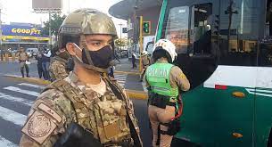 La junta aclara que no es necesario publicarlo en el doe porque el decreto que aprobaron el pasado 25 de octubre incluye que esta restricción seguirá en vigor hasta el fin del estado de alarma declarado por el gobierno central. Toque De Queda Desde Hoy Rige Nuevo Horario A Nivel Nacional