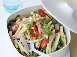 Nudel Schinken Salat Mit Rucola Und Tomaten Rezept Rucola Salat Rezepte Kalte Speisen