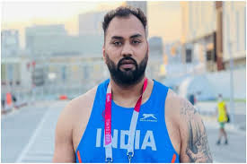 Toor with the silver medal at the 2017 asian athletics championships. 3uxzjfgmlvxcmm
