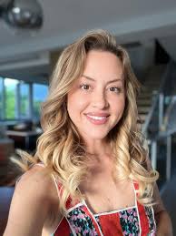 Hi! I am selling the following items for the dog: 1) Playpen for the dog =  50 EUR = In a good condition. 2) Pad Holder = 8 EUR = Has some scratches.