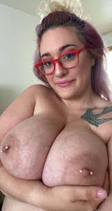 thick emo pawg - ShesFreaky