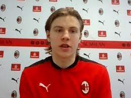 Browse 564 jens petter hauge stock photos and images available, or start a new search to explore. Jens Petter Hauge Im Interview Uber Milan Haaland Und Ibra Kicker