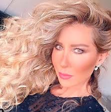 Gizem Ozdilli Sac Rengi Ve Modelleri Dogal Sac Sac Rengi Sac