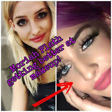 Beautiful girls Moriah and Amber