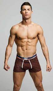 Cristiano ronaldo ist damit um 7 cm größer als die durchschnittliche größe eines mannes in deutschland beträgt (178 cm). Cristiano Ronaldo Natural Oder Nicht Gannikus De