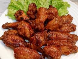 Marinasi sayap ayam dengan bawang putih halus, kecap manis, saus tiram, sambel cap ibu jari hot & sweet, saus barbeque, madu, kaldu jamur, dan merica. Suka Chicken Wings Pizza Hut Ini Resepnya Untuk Kamu Bikin Di Rumah Indozone Id