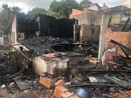 Este arquivo de vídeo não pode ser reproduzido. Homem Morre Em Incendio Apos Atear Fogo A Casa Da Ex Companheira Em Porto Alegre Gzh