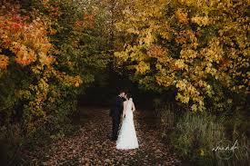 All efforts have been made to make this image accurate. Tory Lindsey Family Farm Wedding Weidman Mi Amandasteffkephotography Com