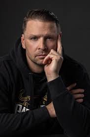 Rob Keefe (@KEEFENSE)