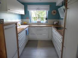 Kleine Reihenhauskuche Unser T Raum Ist Erfullt Schreinerkuche Fertiggestellte Kuchen Haus Kuchen Wohnung Kuche Moderne Kuche