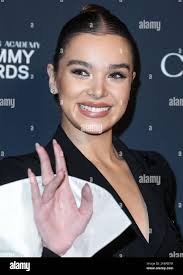 Hailee steinfeld hi-res stock photography and images