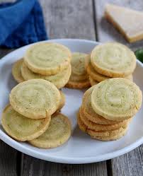 Des Sables Roules Au Pesto A Grignoter A L Aperitif Recette Sable Recette Apero Facile Recette
