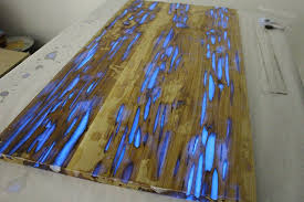 Guy Shows How To Make Glow In The Dark Table With Photoluminescent Resin Glow Table Diy Glow Wood Diy