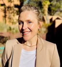 Amy Morse's Instagram, Twitter & Facebook