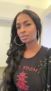 Lisa Yaro (@lisayaro)